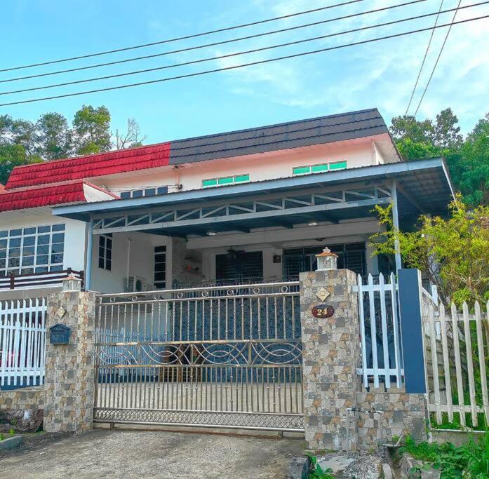 Aaronl Homestay Kota Kinabalu Esterno foto