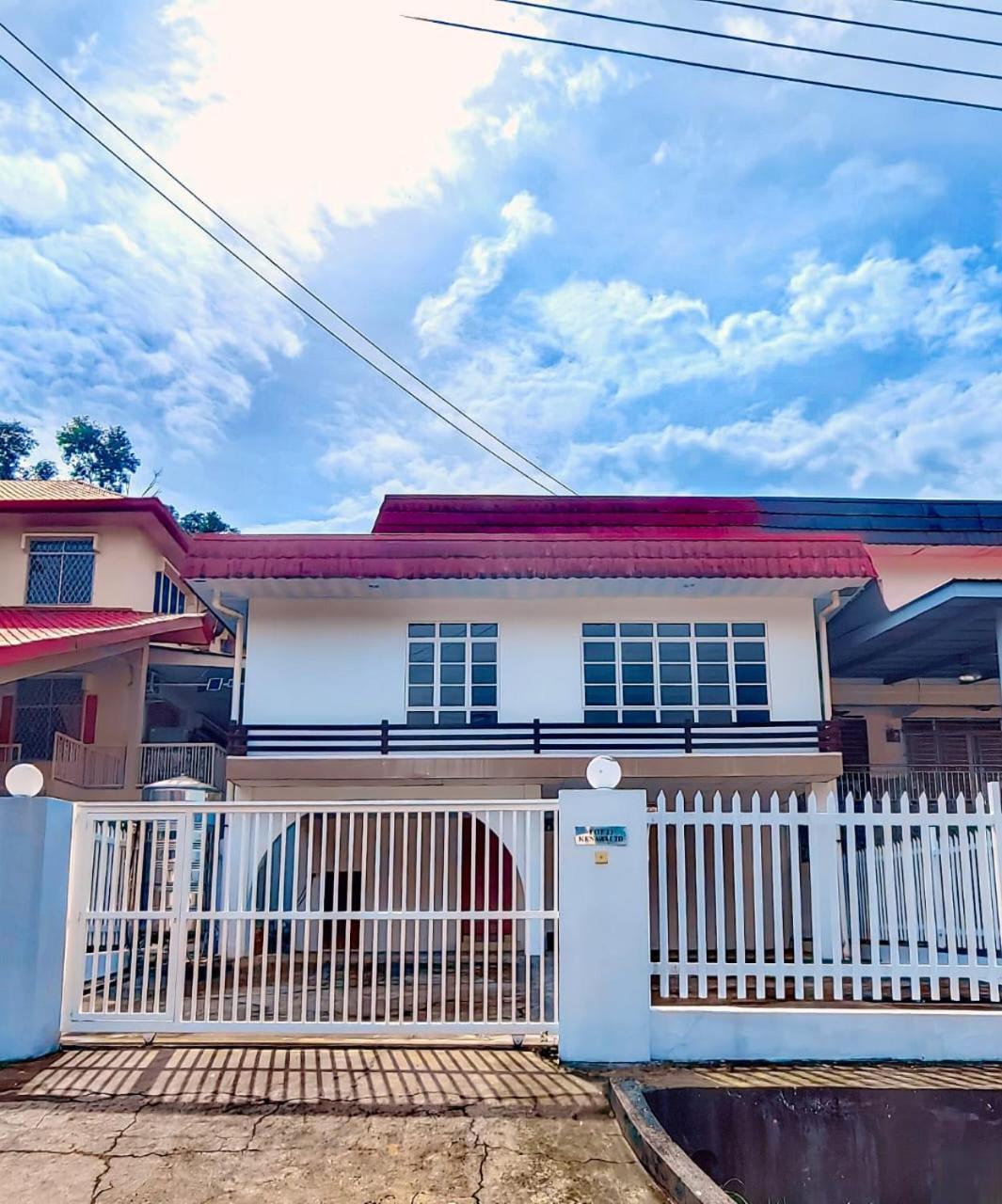 Aaronl Homestay Kota Kinabalu Esterno foto