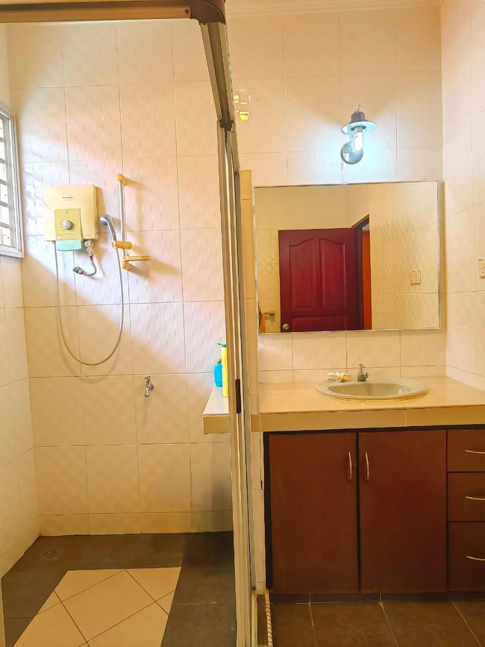 Aaronl Homestay Kota Kinabalu Esterno foto